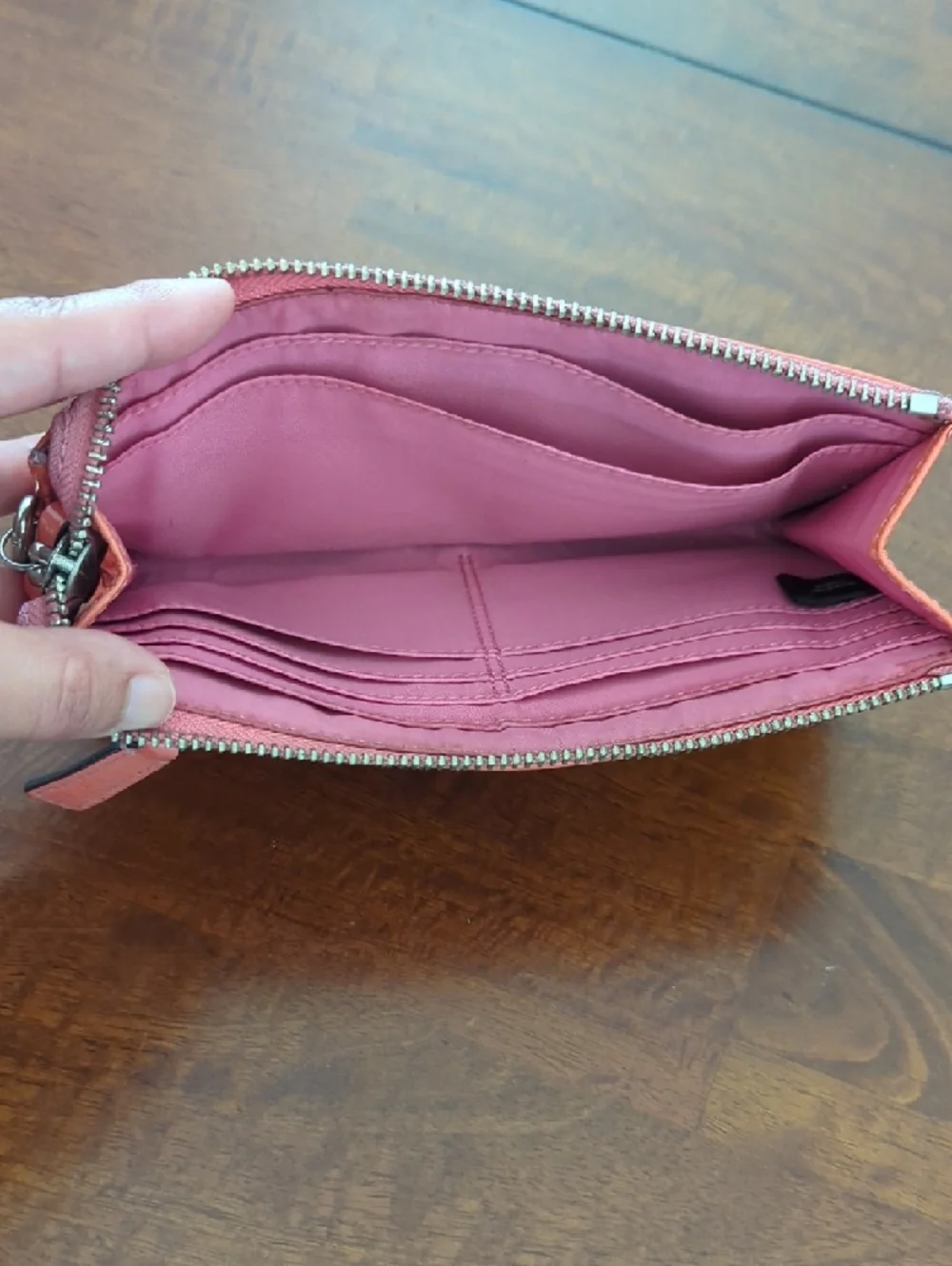 Coral Patent Leather Wristlet Wallet - Unknown Brand - Picture 3 of 4